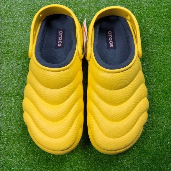 CROCS Other - Crocs Classic Lined Overpuff Clog